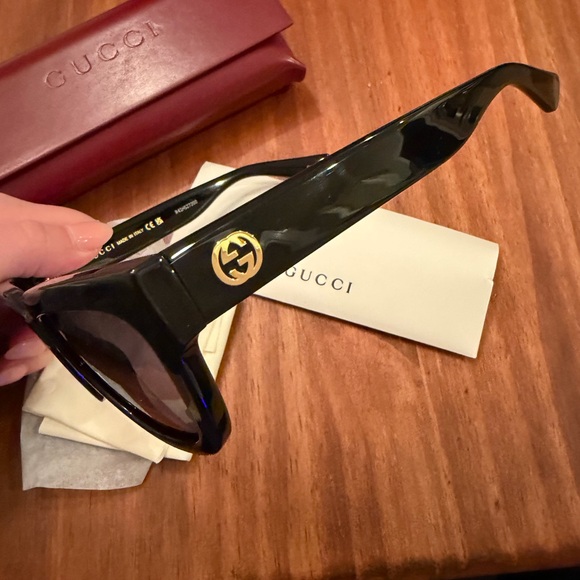Gucci Black and Gold cat eye Sunglasses - Picture 6 of 12